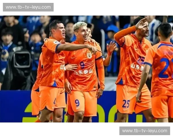 红蓝交锋的巅峰叙事：上海上港与山东鲁能的王座之争